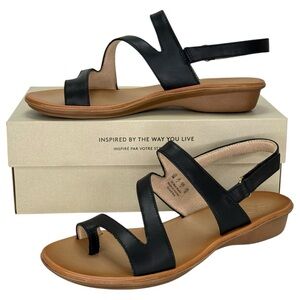 Soul Naturalizer Shakina Black Faux Leather Toe Ring Womens Sandals Size 10M